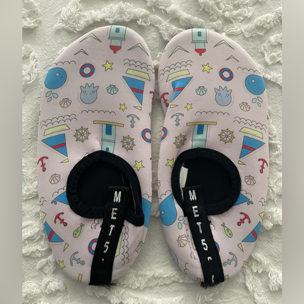 New Little Kids Swim Socks, Water Shoes, Size 12.5-13.5